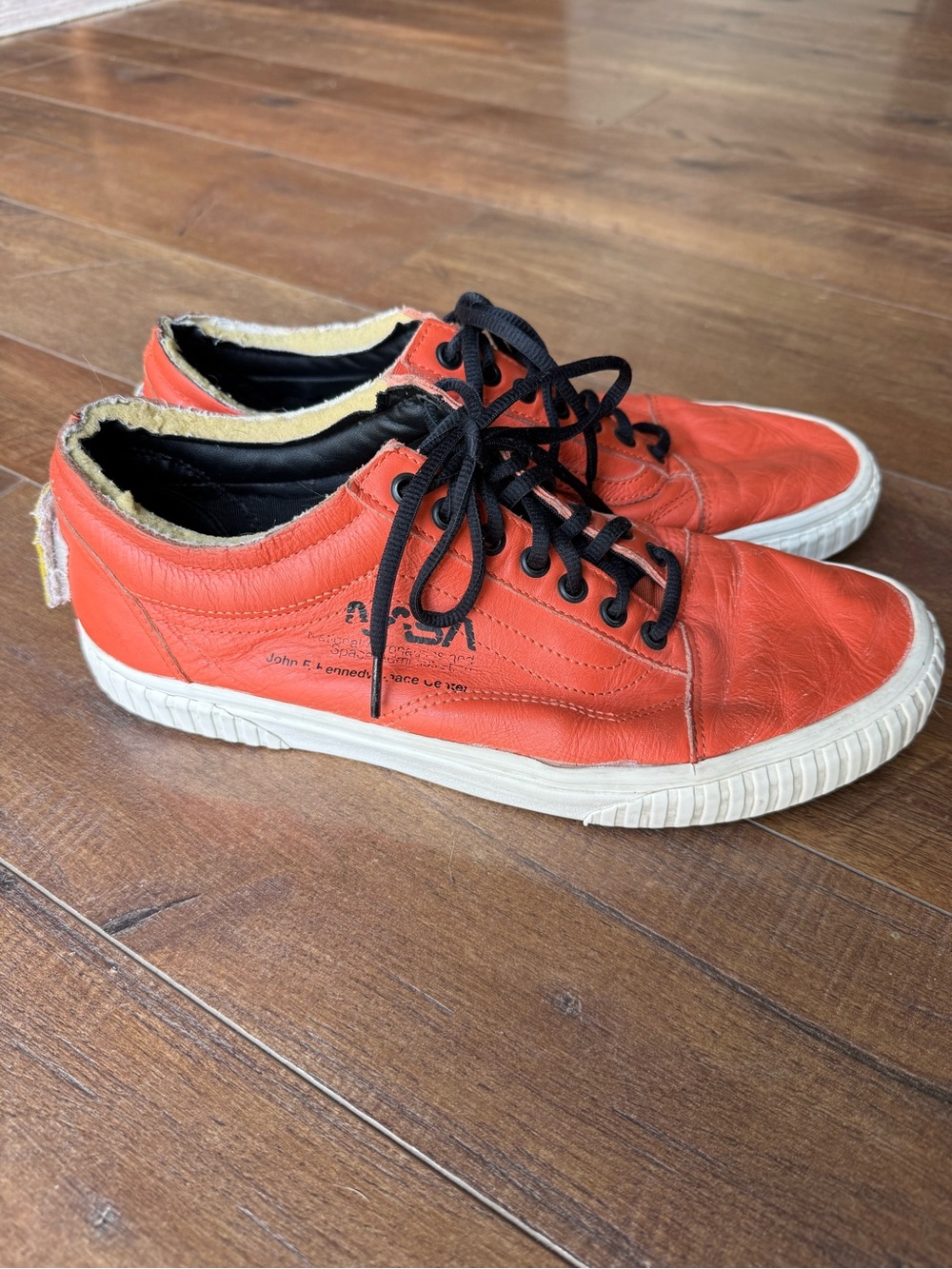 Mens Vans NASA space voyager